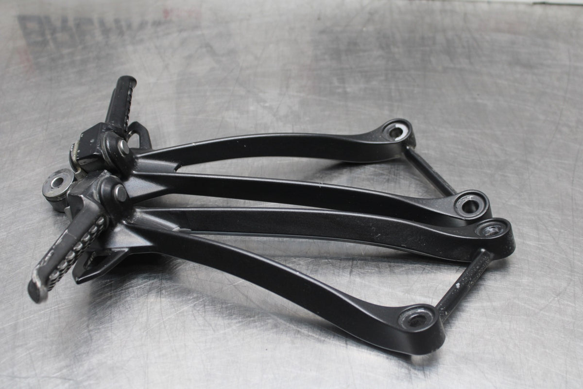 08 KAWASAKI NINJA ZX10R REAR BACK PASSENGER PEG SET PAIR BB902