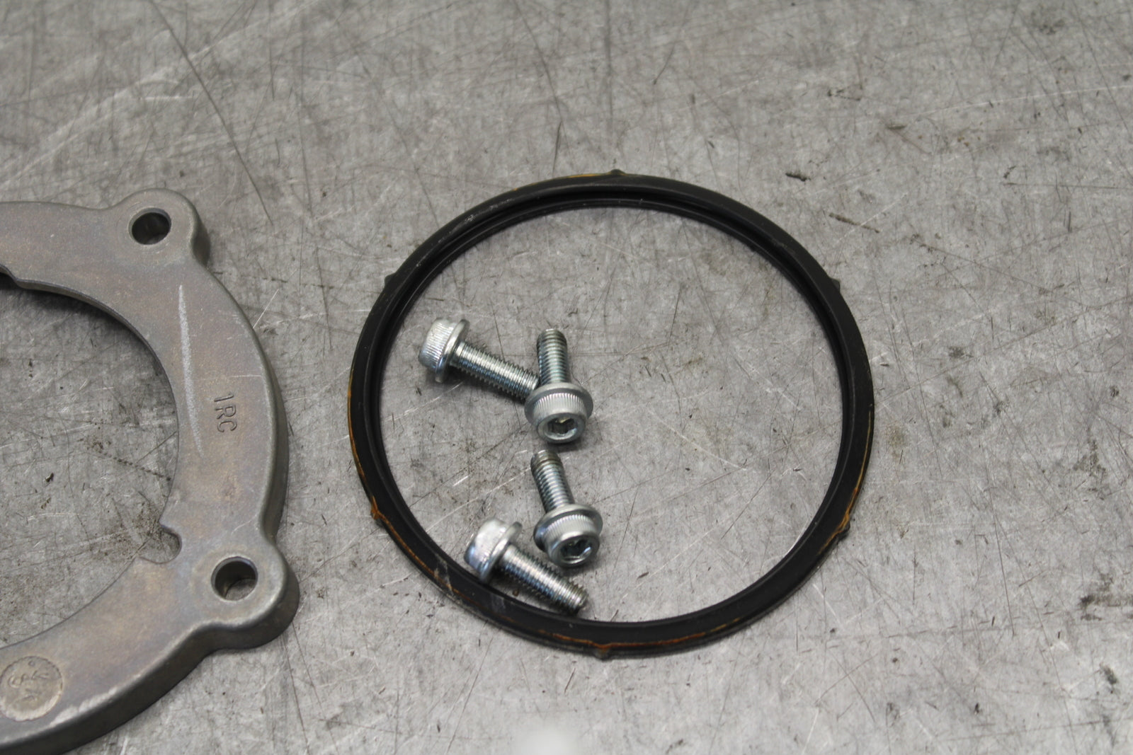 22-24 YAMAHA XSR900 FUEL PUMP GAS PETROL SENDER UNIT  BB683