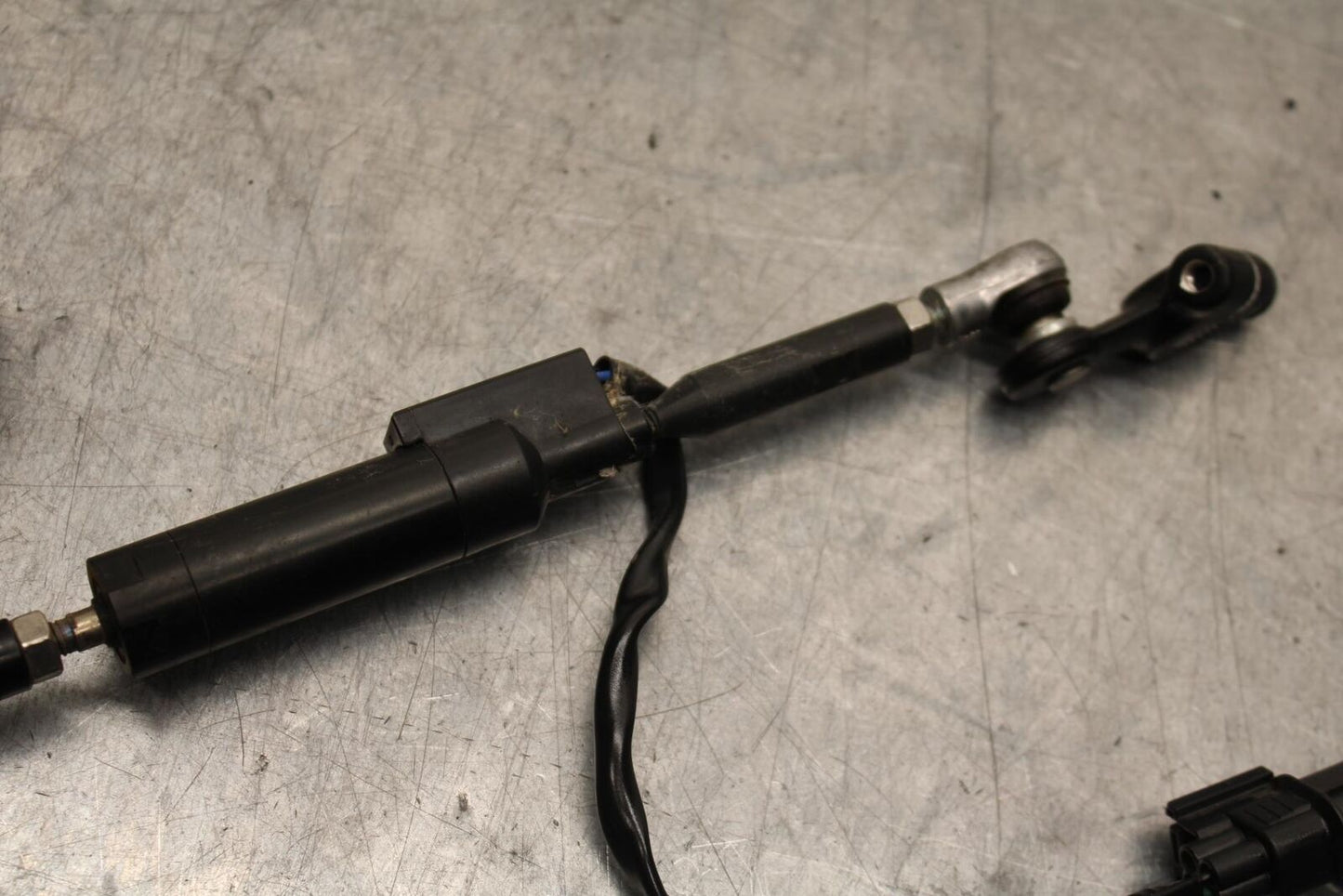 20 SUZUKI GSXR 1000 SHIFTER LINKAGE SHIFT LINK PEDAL BB597