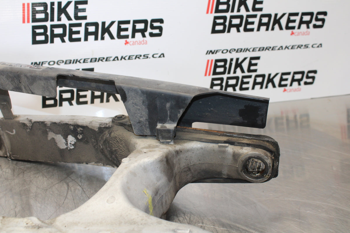 98-05 HONDA SUPER HAWK 1000 VTR1000F REAR SWINGARM BACK SWING ARM BB152