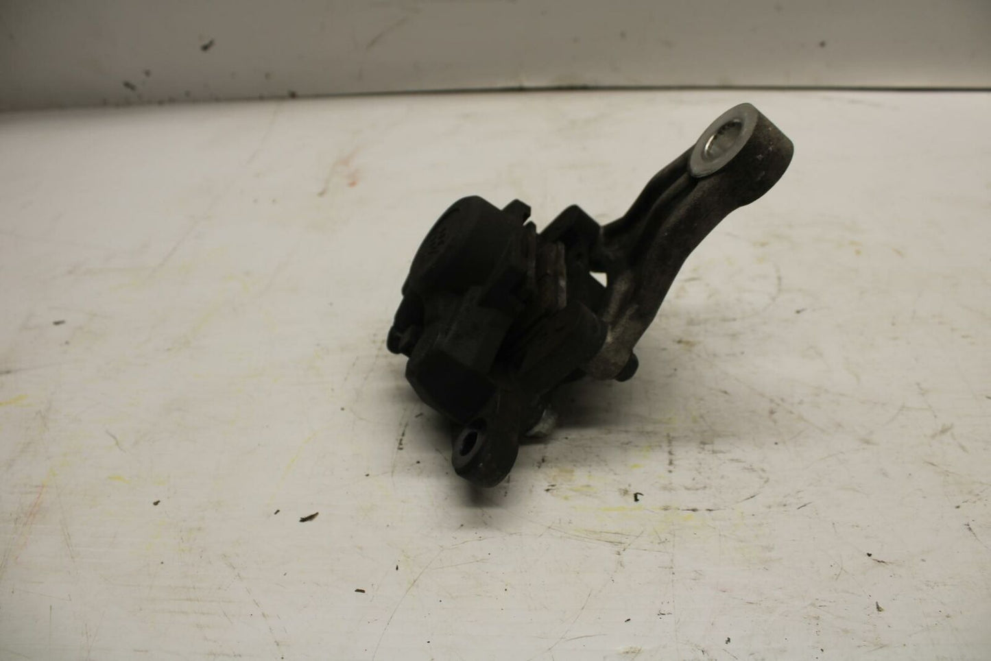 04-09 SUZUKI GS500F REAR BACK BRAKE CALIPER W MOUNT BRACKET  BB278