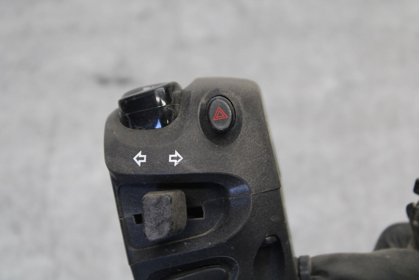 07-09 YAMAHA FZ6 LEFT CLIP ON HANDLE HORN SIGNALS SWITCH SWITCHES BB713
