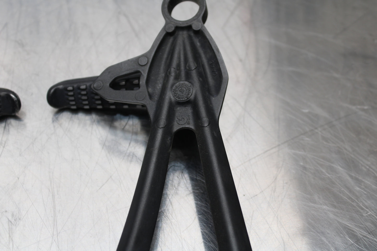 13-17 KAWASAKI NINJA ZX6R ZX636 ABS REAR BACK PASSENGER PEG SET PAIR BB143