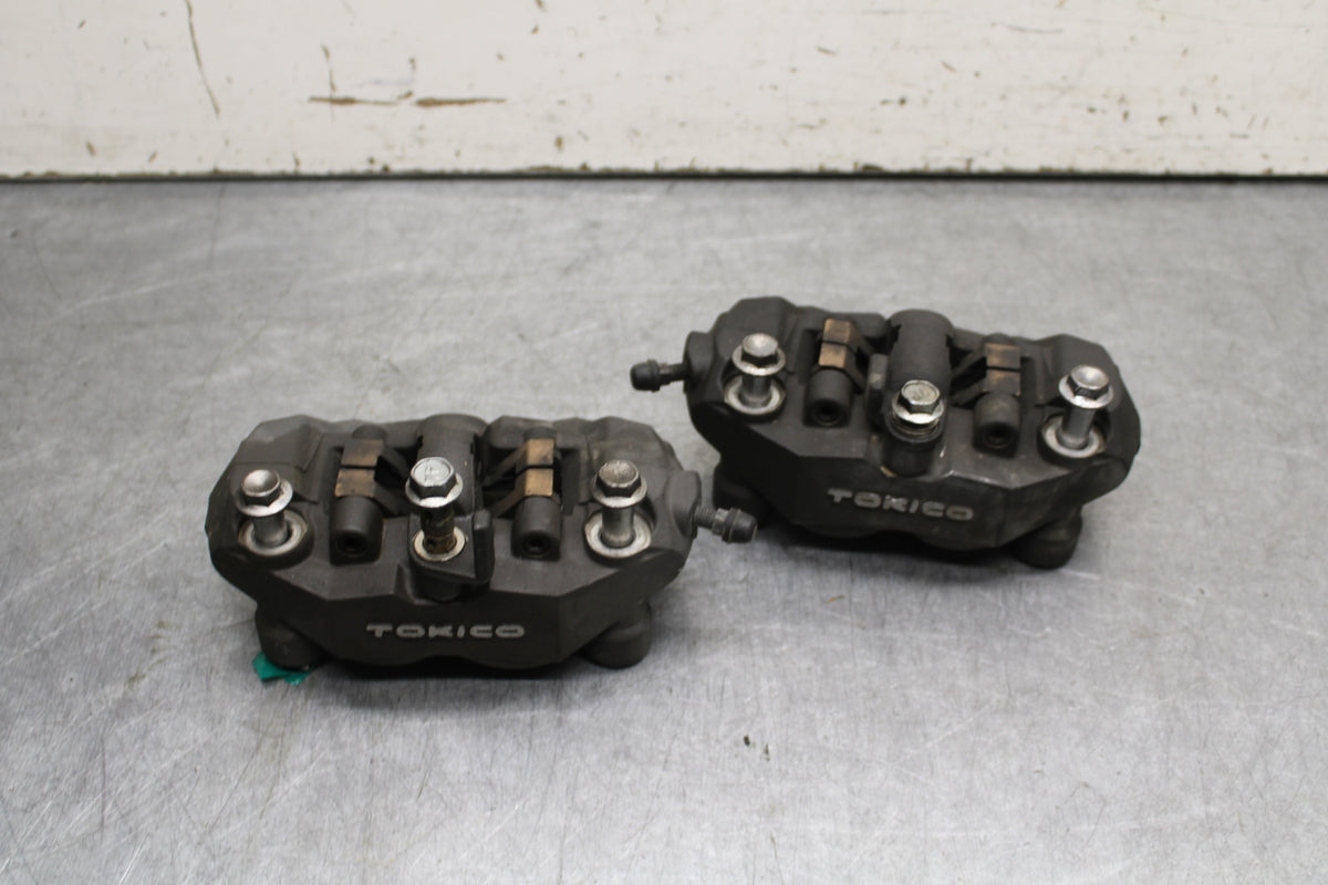 06-07 SUZUKI GSXR750 RIGHT LEFT FRONT BRAKE CALIPER SET PAIR CALIPERS BB670
