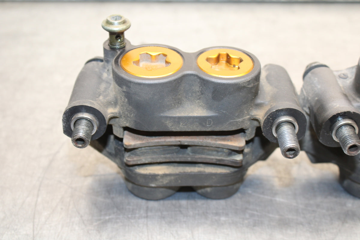 06-07 YAMAHA YZF R6 RIGHT LEFT FRONT BRAKE CALIPER SET PAIR CALIPERS BB742