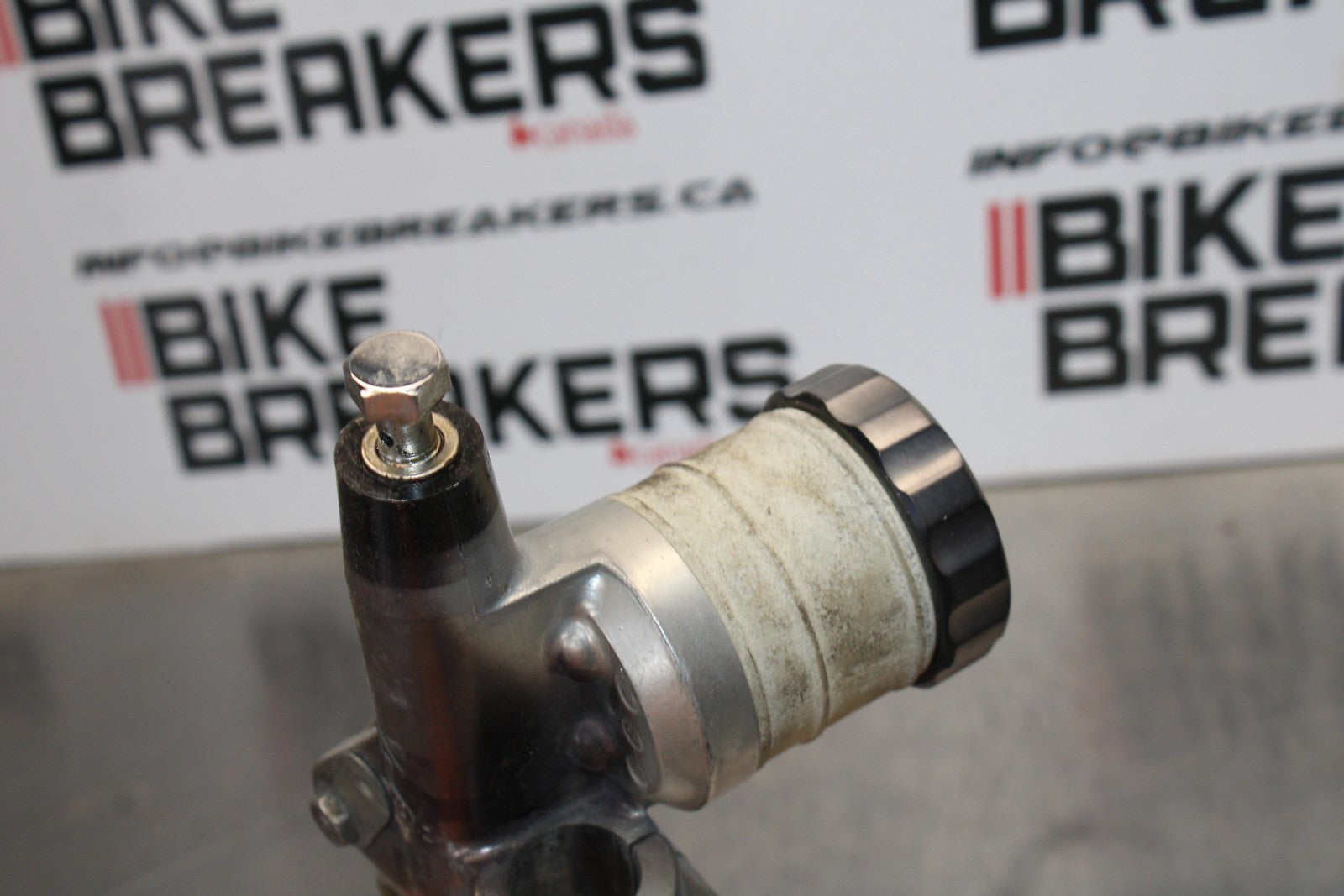 78-79 HONDA GOLDWING 1000 FRONT BRAKE MASTER CYLINDER BB171