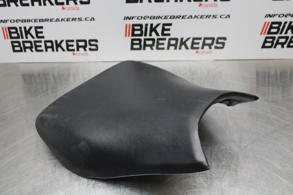 06-07 HONDA CBR1000RR FRONT DRIVERS SEAT PAD SADDLE PILLION BB166