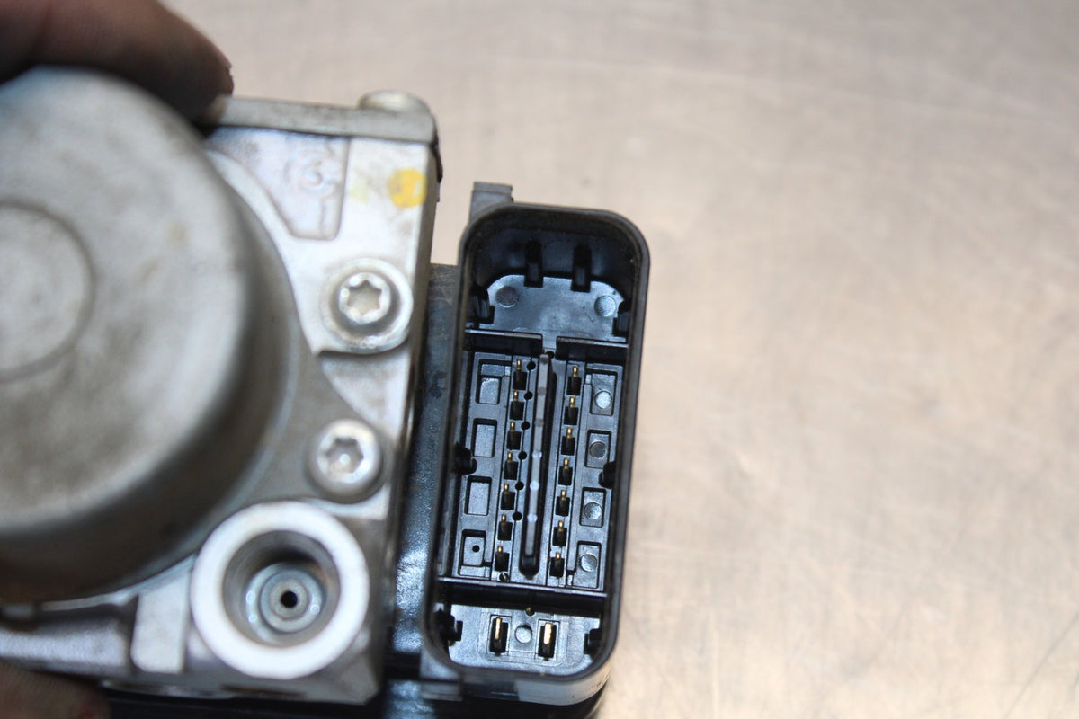 15 TRIUMPH TIGER 800 ABS PUMP UNIT MODULE BB873