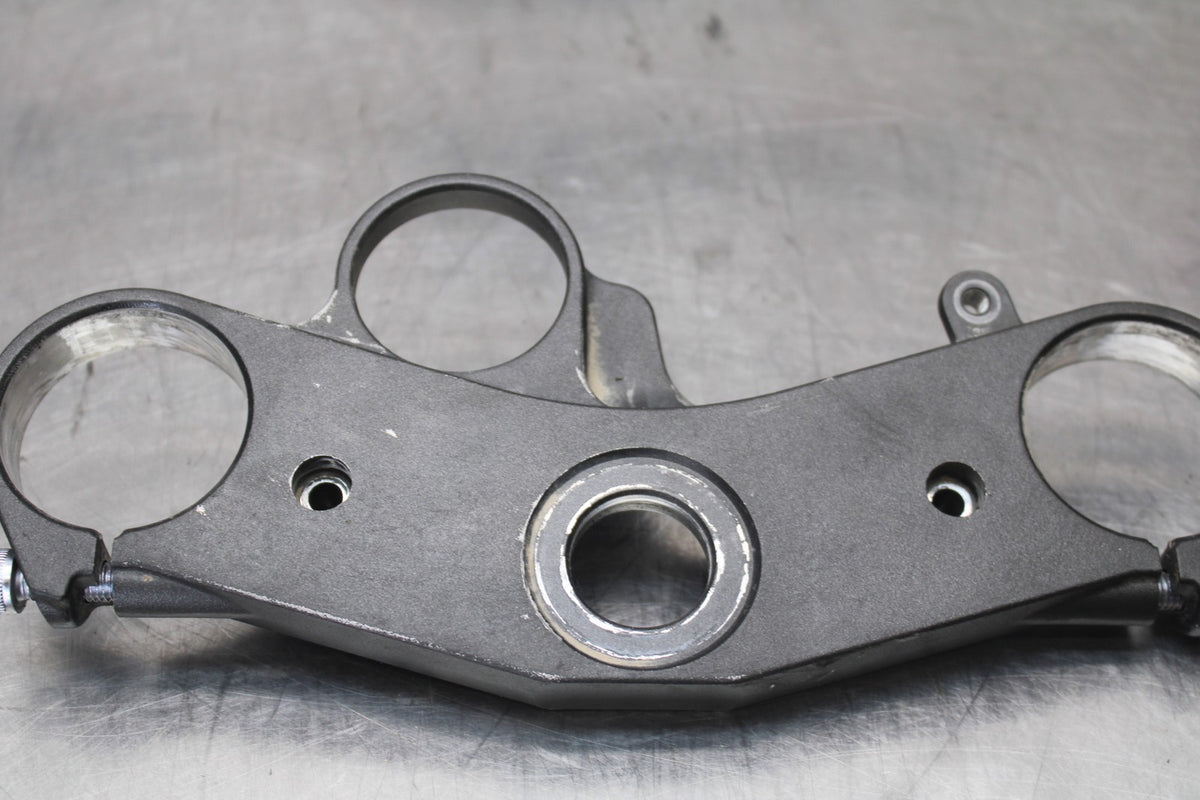 17 YAMAHA YZF R6 FORKS UPPER TRIPLE TREE CLAMP BB922