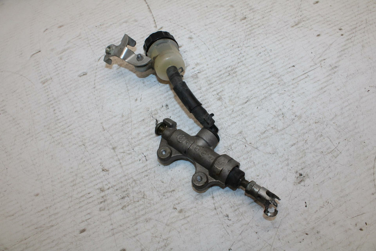 07 YAMAHA YZF R6 2c0 REAR BACK BRAKE MASTER CYLINDER W RESERVOIR BB297