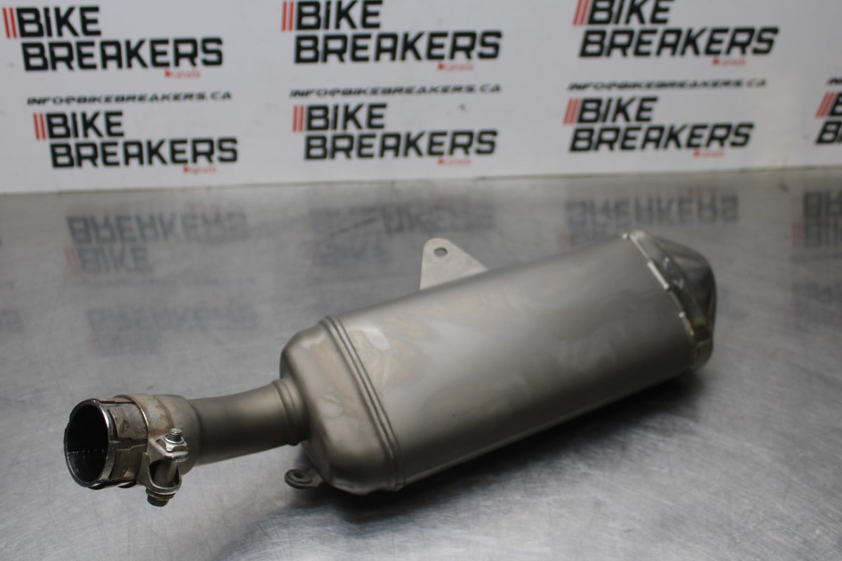 11-25 SUZUKI GSXR 600  EXHAUST PIPE MUFFLER SLIP ON CAN SILENCER BB830