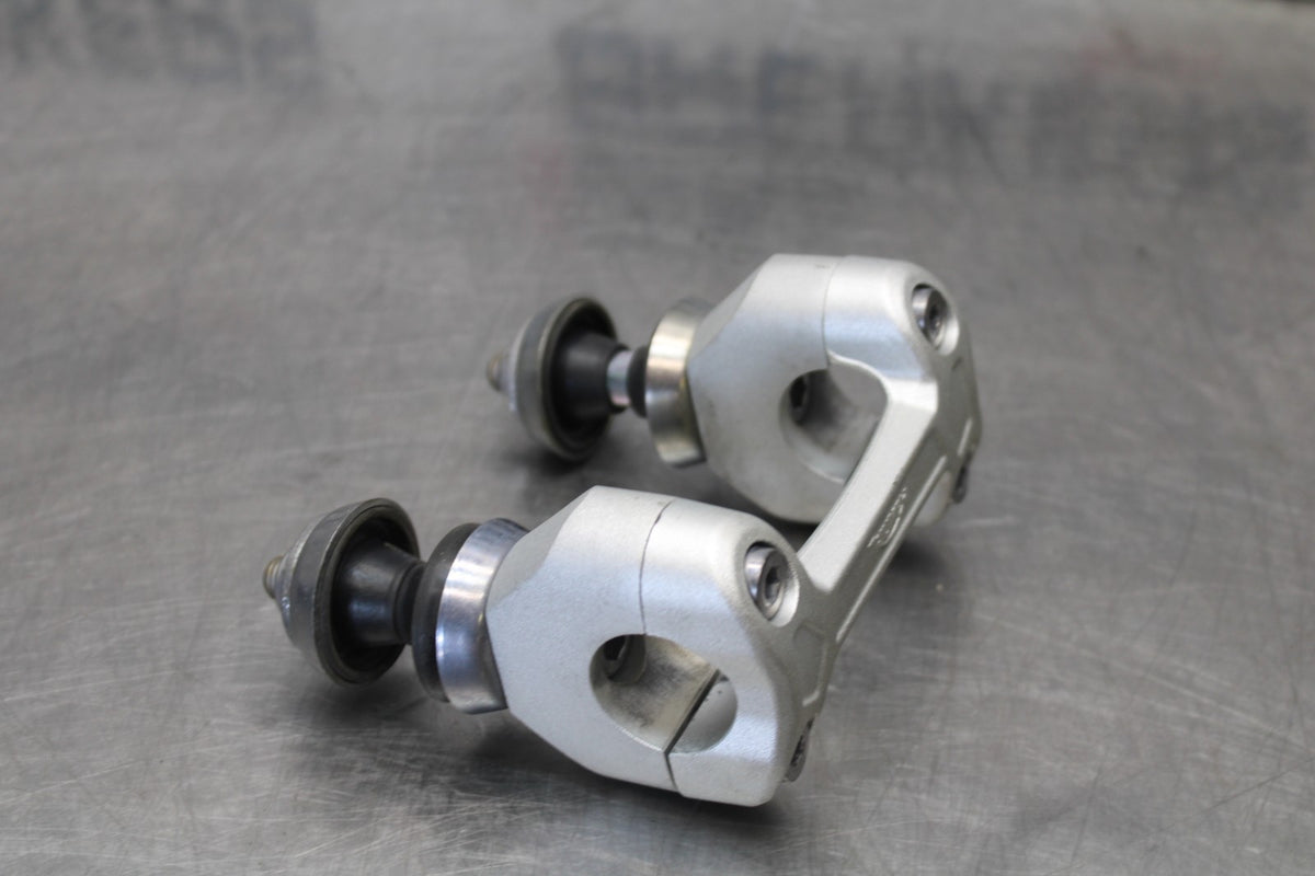 12 TRIUMPH STREET TRIPLE R HANDLEBAR RISERS BB914