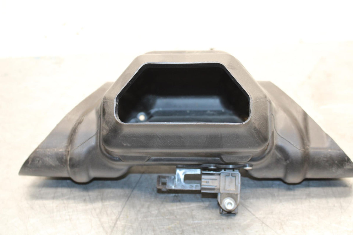 09-14 YAMAHA YZF R1 RAM AIR INTAKE TUBE DUCT BB448