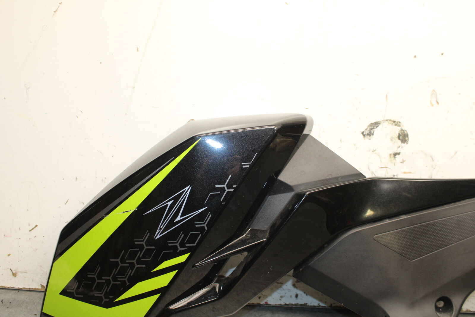 19-22 KAWASAKI Z400 LEFT LOWER MID UPPER SIDE FAIRING COWL BB738