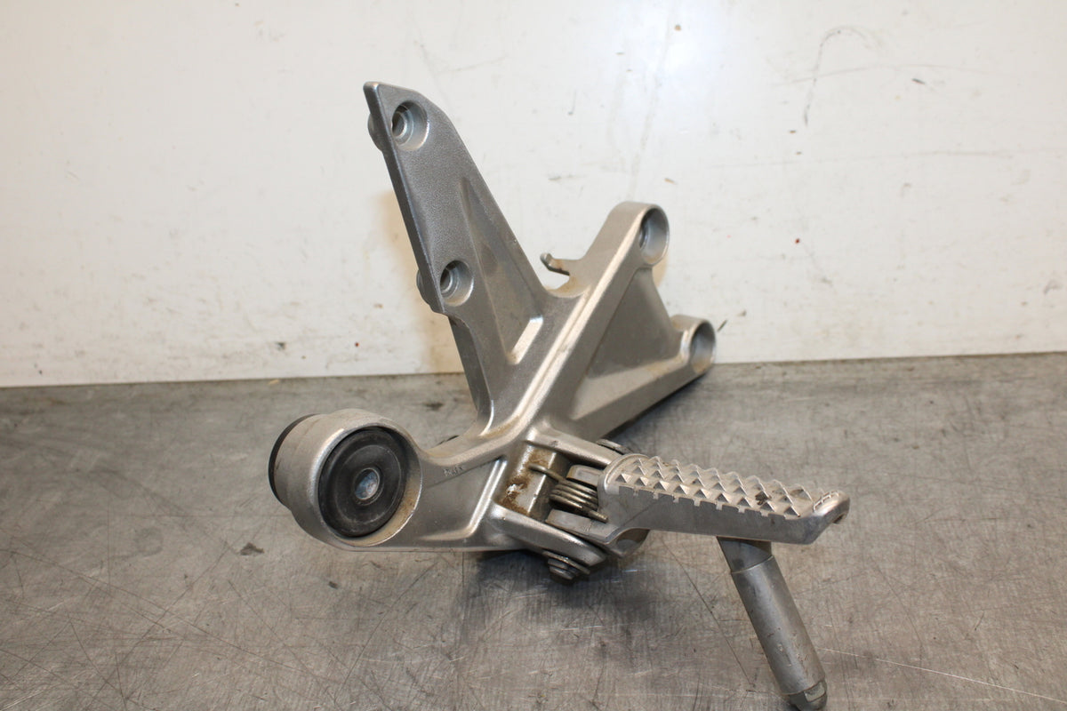 10-11 HONDA CBR1000RR RIGHT REARSET REAR SET DRIVER FOOT PEG REST STOP BB128
