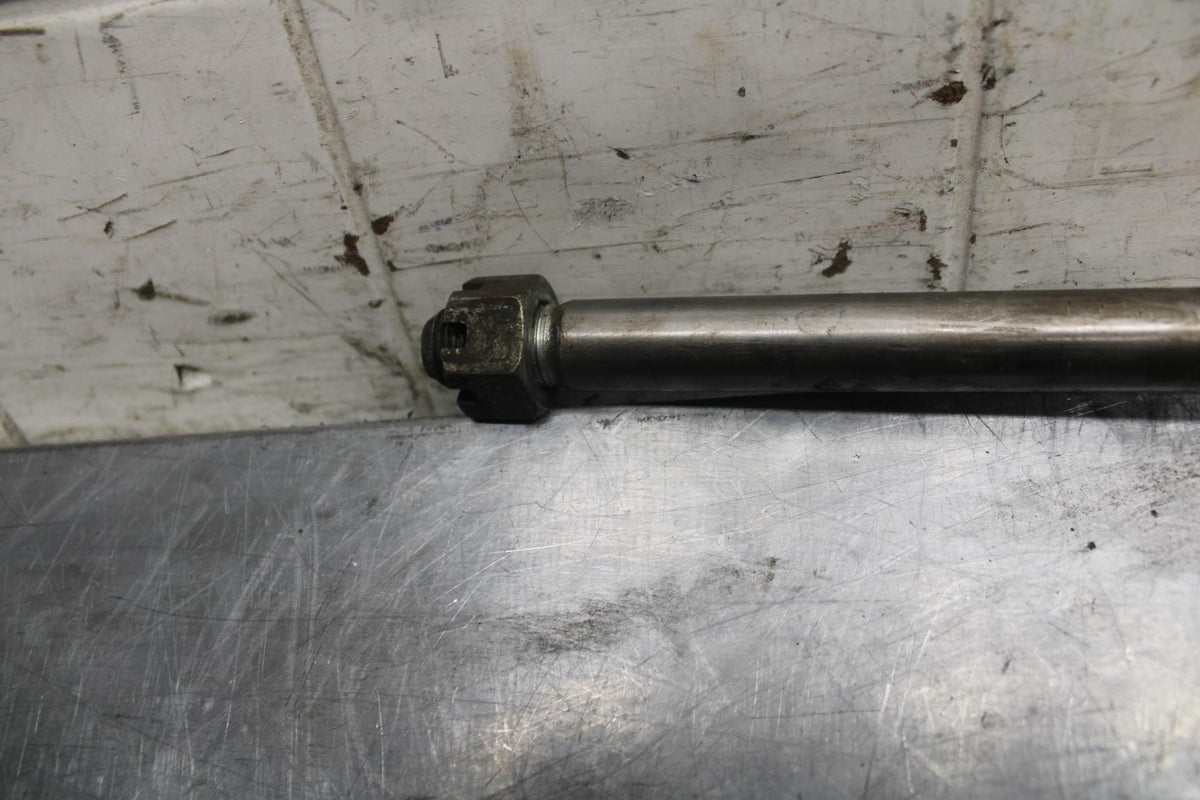 1981 Suzuki GS850G REAR AXLE BACK WHEEL RIM PIVOT BOLT AXEL BB37