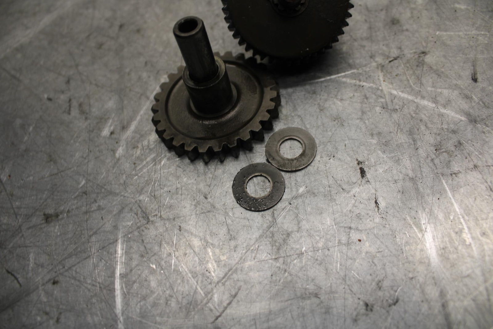 1998 Suzuki TL1000S ENGINE MOTOR IDLER IDLING GEAR BB508