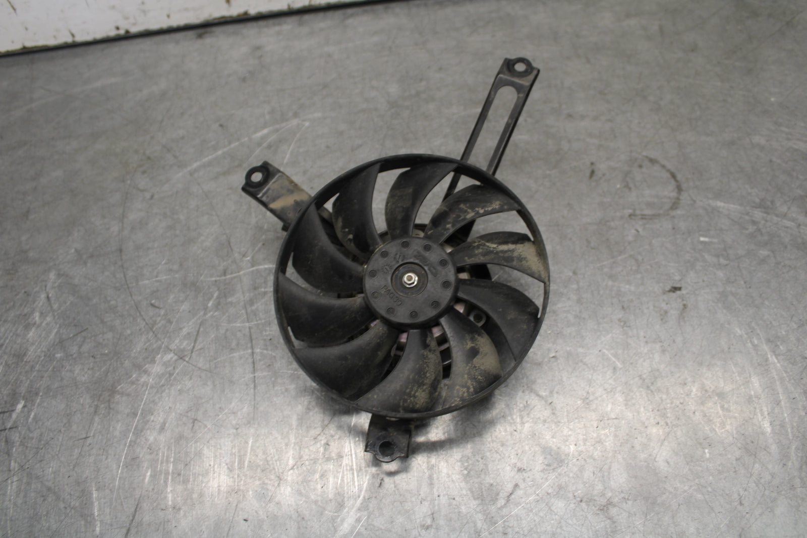 17-21 HONDA CBR1000RR SP LEFT ENGINE RADIATOR COOLING FAN MOTOR BB681