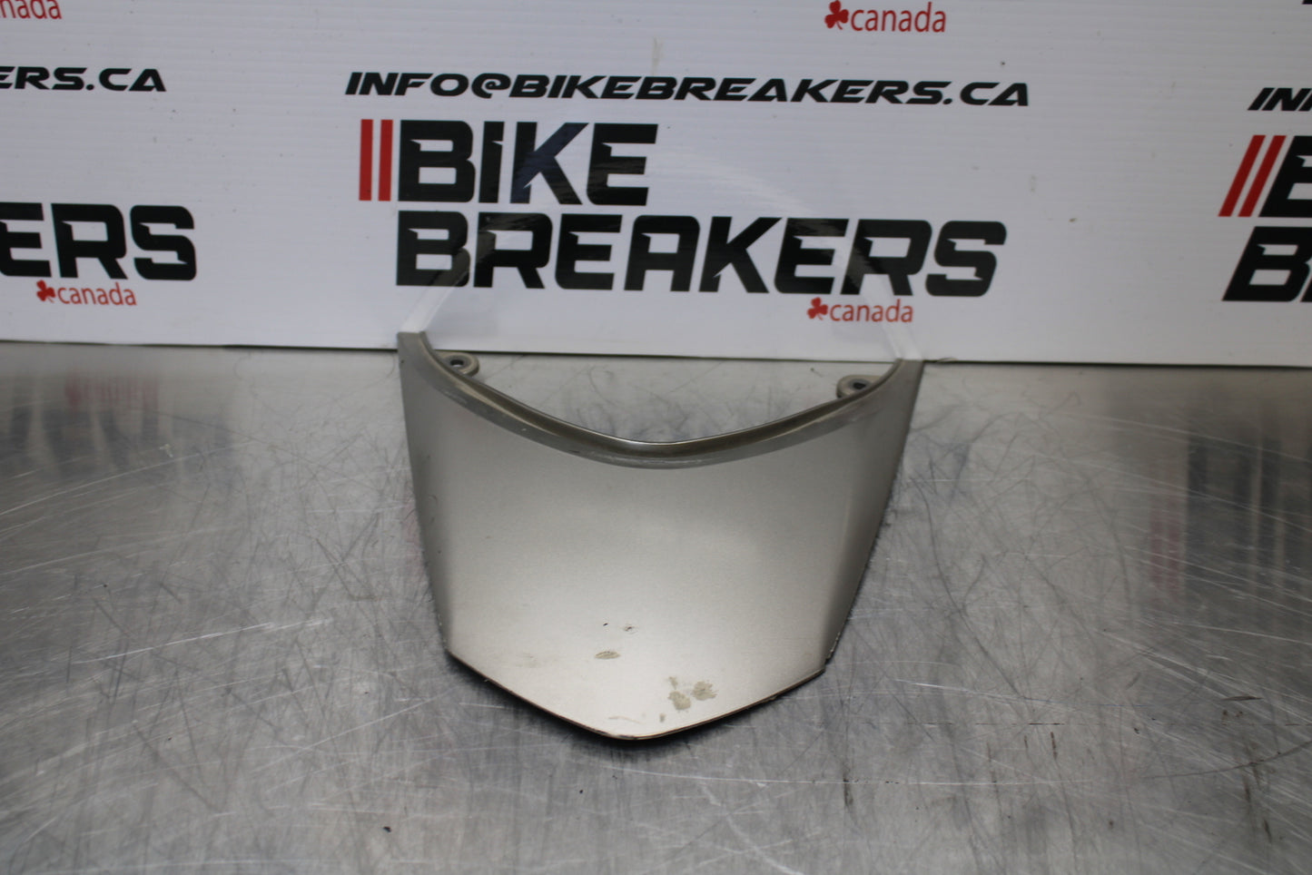 04-05 KAWASAKI NINJA ZX10R CENTER REAR BACK TAIL FAIRING COVER TRIM COWL BB163