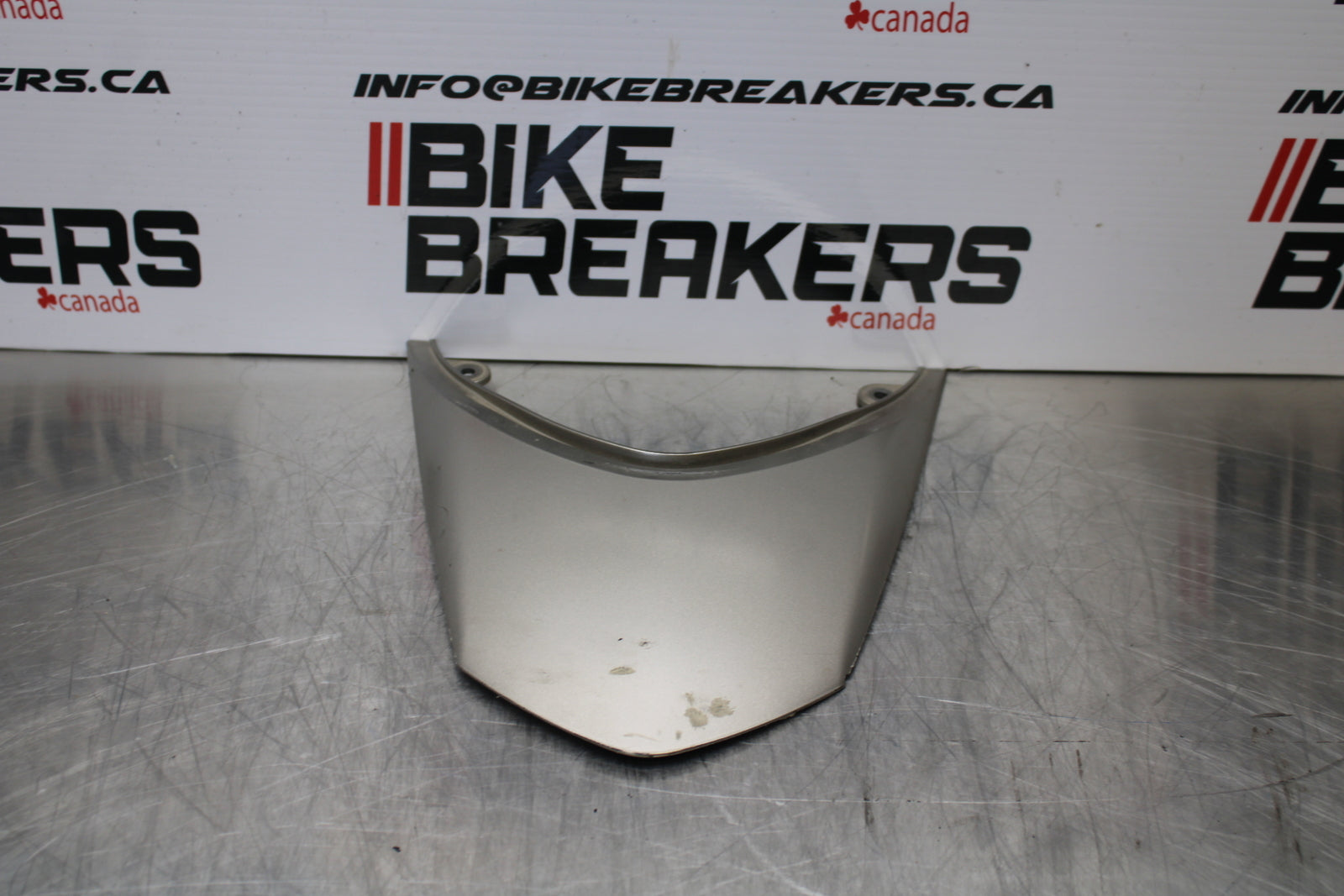 04-05 KAWASAKI NINJA ZX10R CENTER REAR BACK TAIL FAIRING COVER TRIM COWL BB163