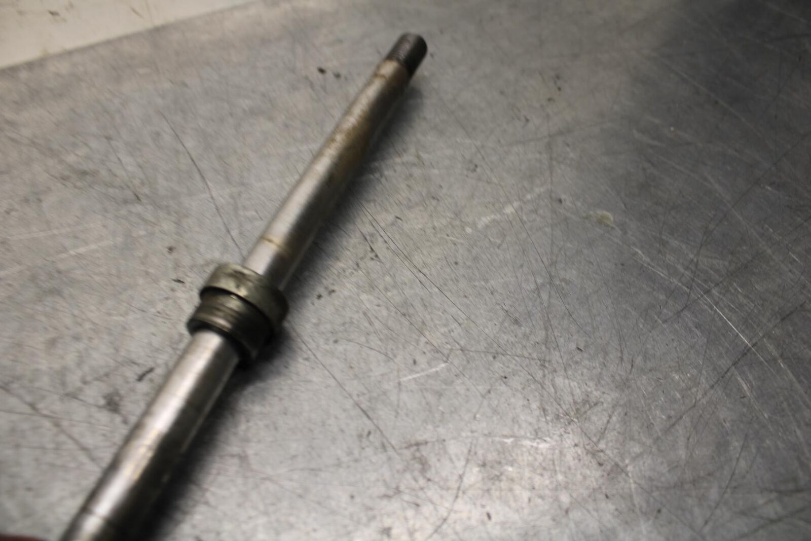 89-90 YAMAHA FZR600 FRONT WHEEL RIM AXLE PIVOT BOLT 42X-25181-00-00 BB76