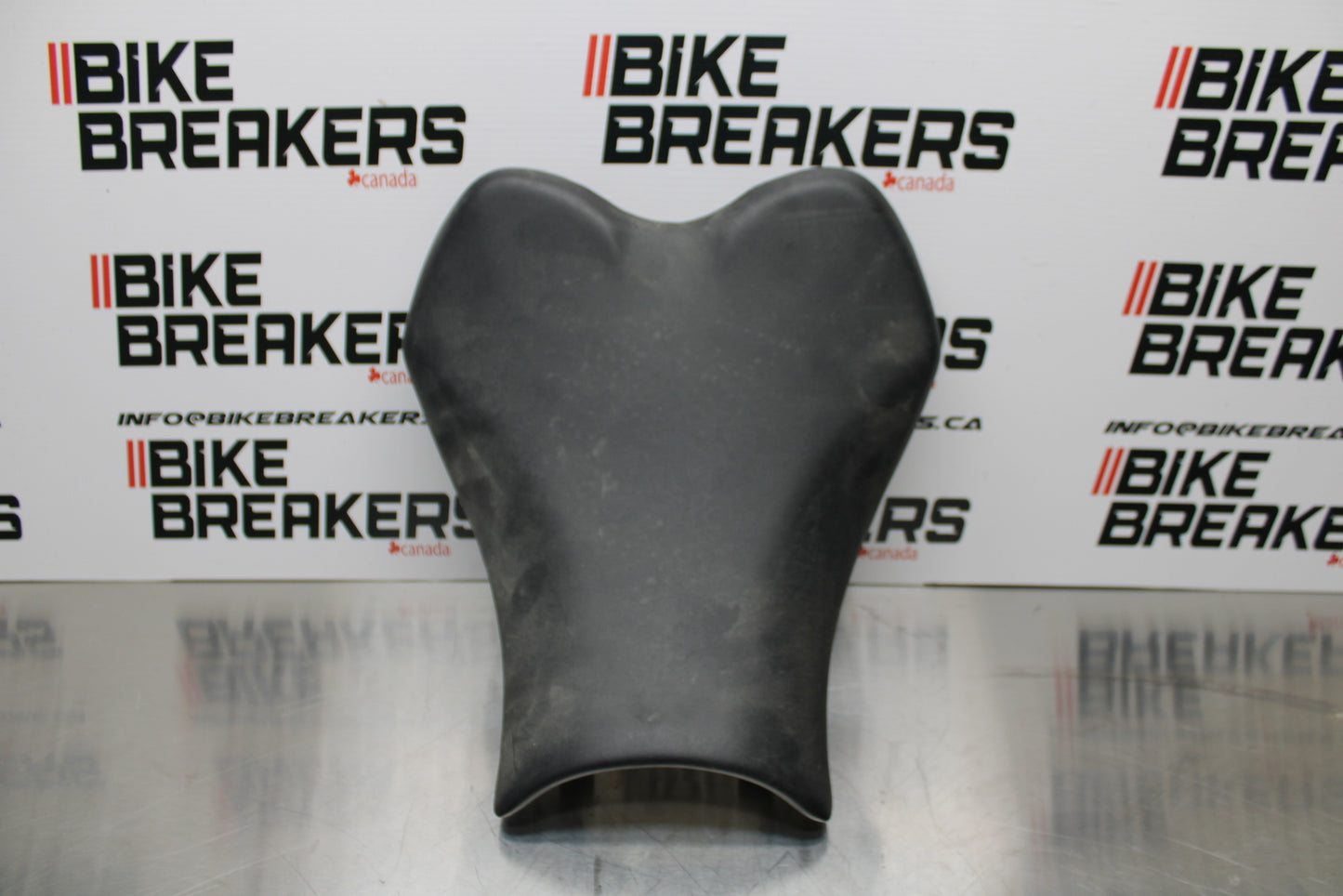 11 SUZUKI GSXR1000 FRONT DRIVERS SEAT PAD SADDLE PILLION BB142