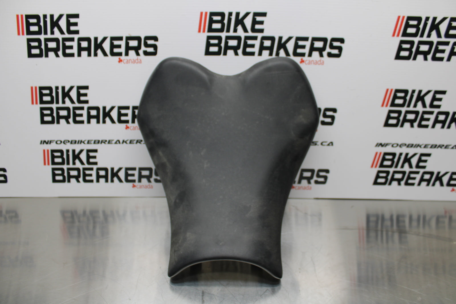 11 SUZUKI GSXR1000 FRONT DRIVERS SEAT PAD SADDLE PILLION BB142