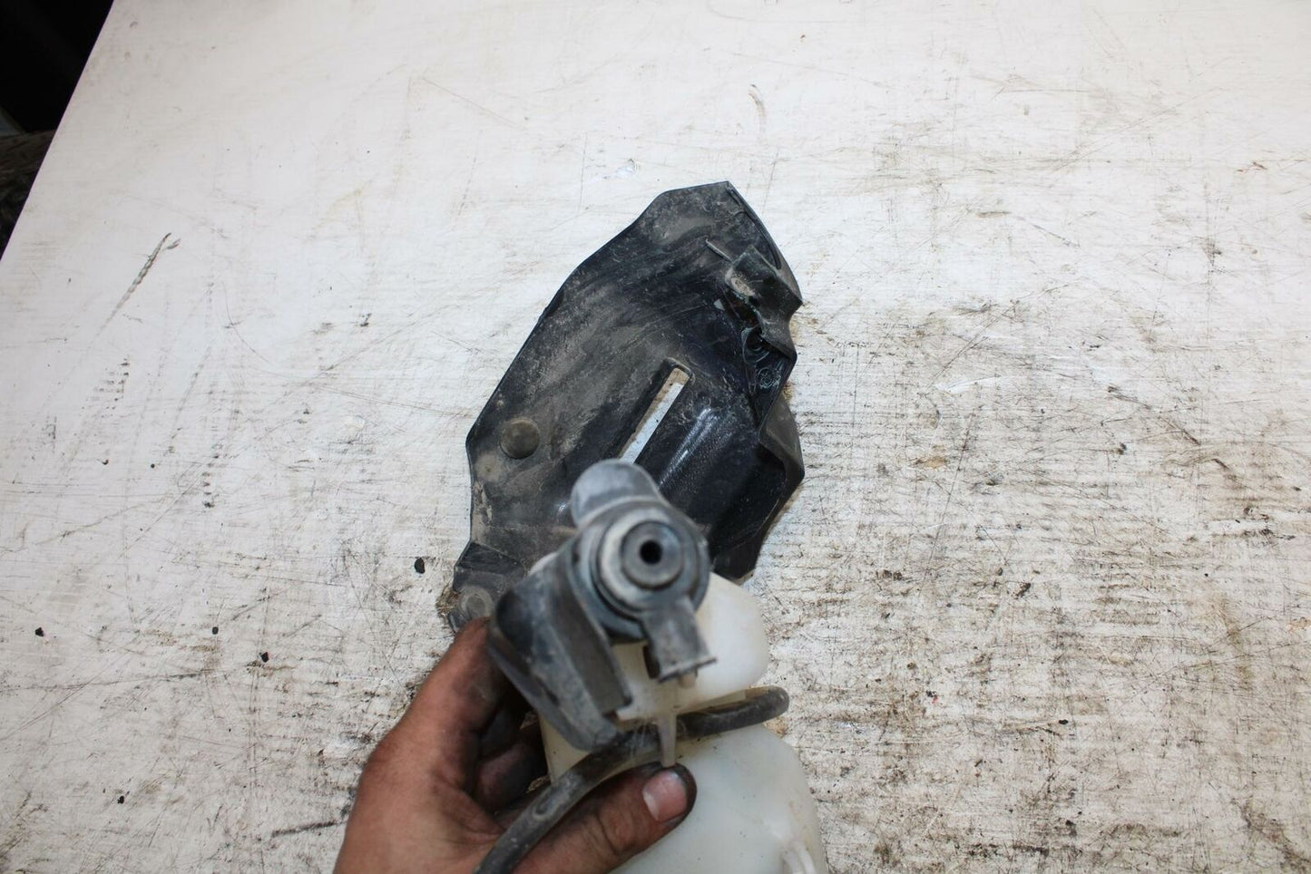 17-19 YAMAHA FZ09 COOLANT WATER TANK RESERVOIR BOTTLE BB310