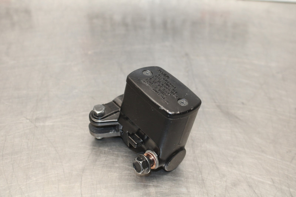 23 YAMAHA YZF R3 FRONT BRAKE MASTER CYLINDER BB806
