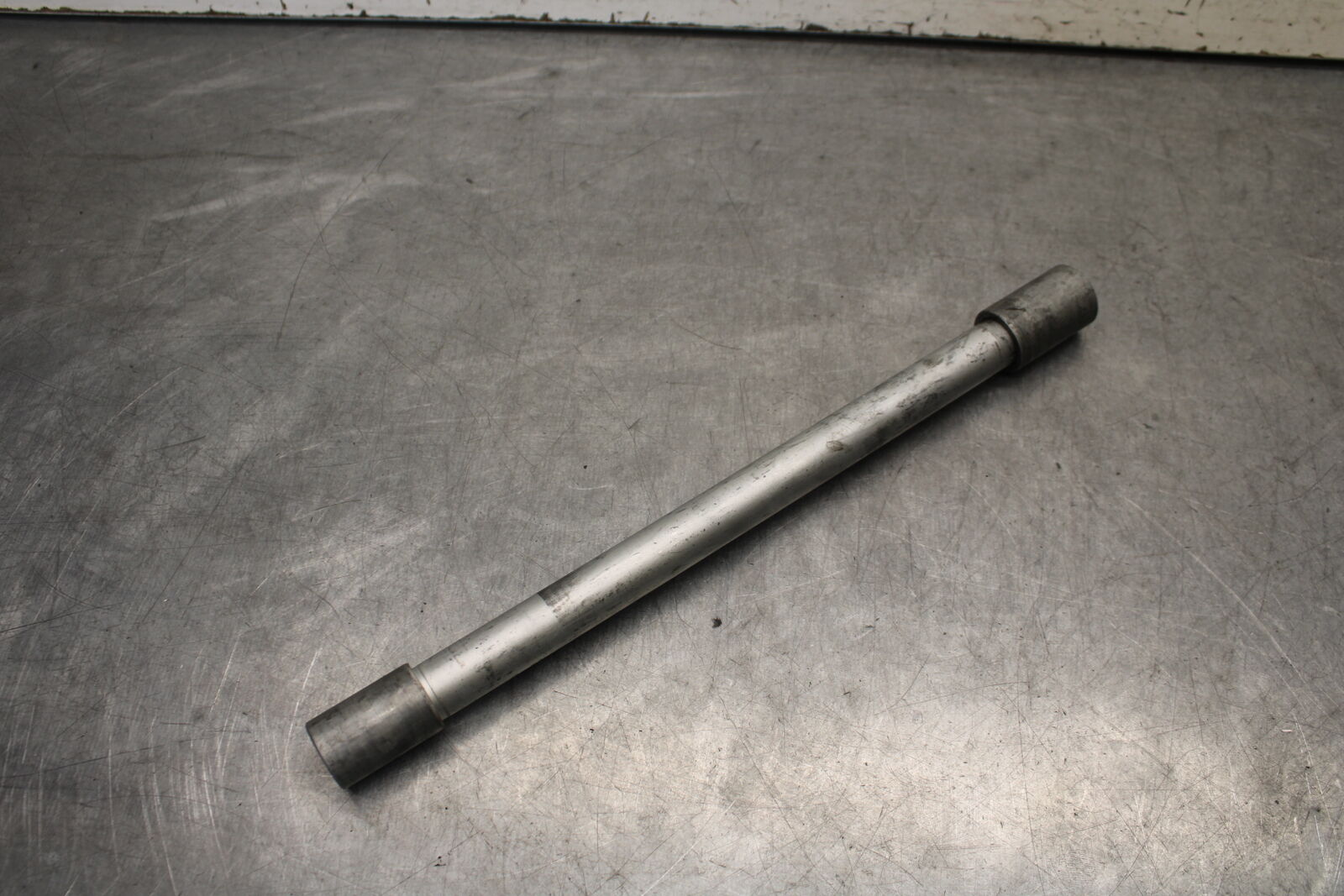 05-06 HONDA CBR600RR REAR BACK SWINGARM BOLT SUSPENSION PIVOT AXLE BB655