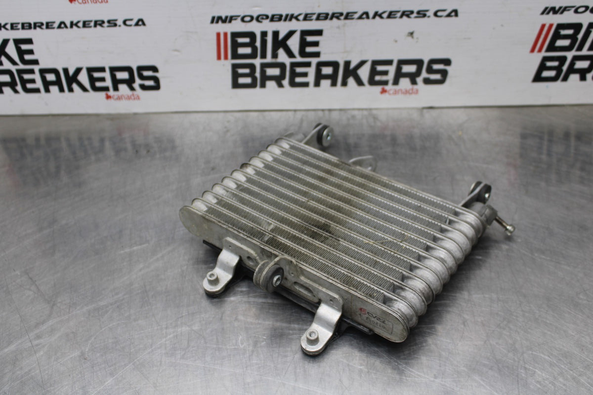18 YAMAHA YZF R1  ENGINE MOTOR OIL COOLER  BB838