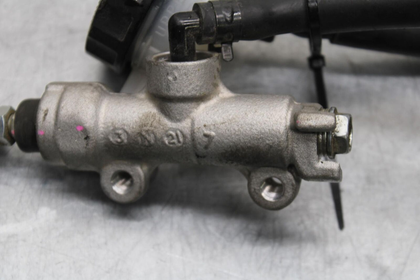 2014 Kawasaki Ninja 650 EX650E REAR BACK BRAKE MASTER CYLINDER W RESERVOIR BB569