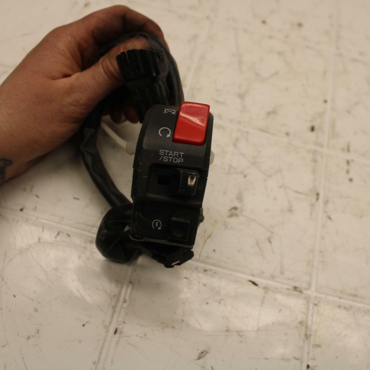 05-06 KAWASAKI NINJA ZX6R RIGHT CLIP ON HANDLE KILL OFF START SWITCH BB20