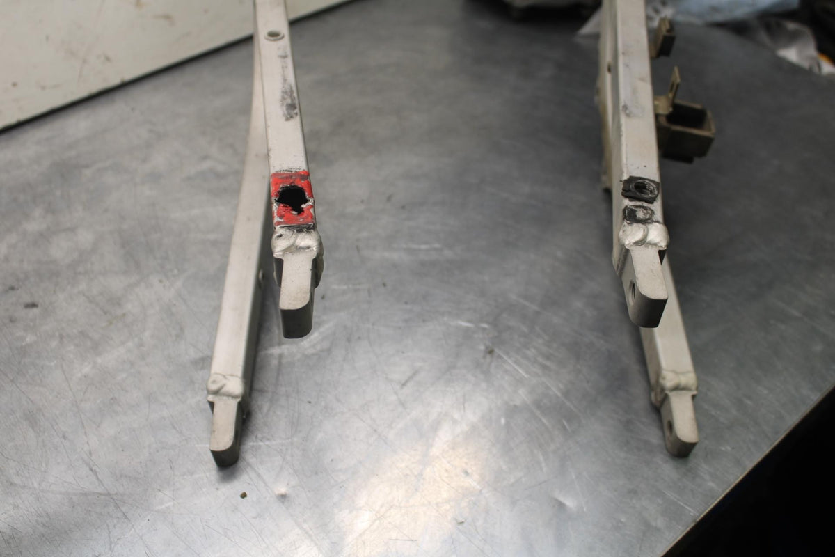 1999 Suzuki GSXR600 REAR SUBFRAME BACK SUB FRAME 41200-33E20 43980-33E20 BB608