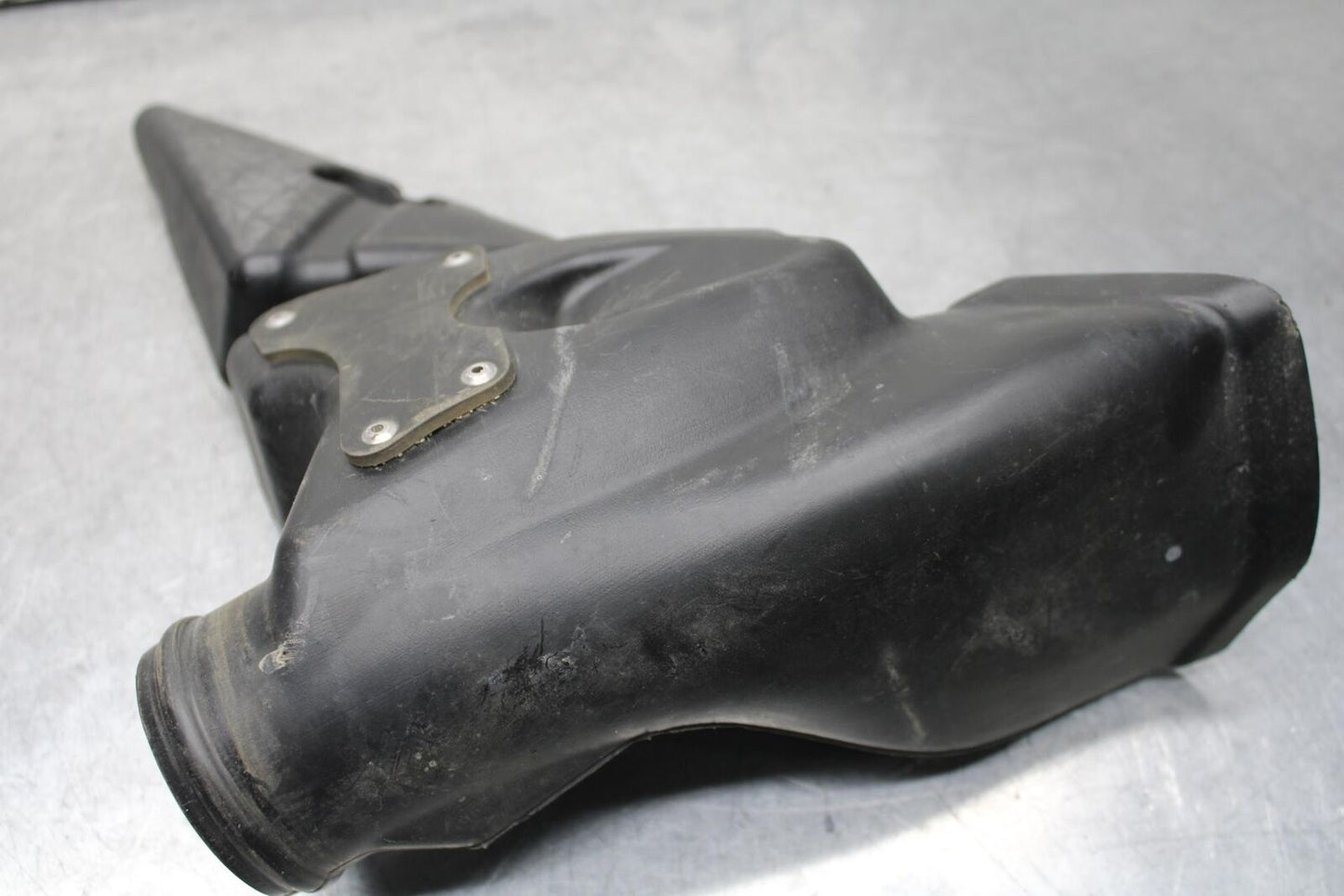 03-04 HONDA CBR600RR LEFT AIR INTAKE DUCT TUBE BB628