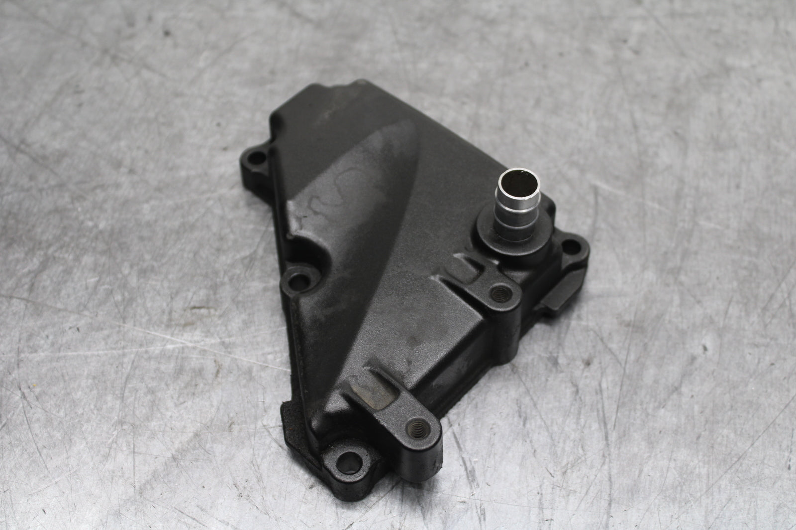 06 YAMAHA YZF R6 ENGINE MOTOR CRANK CASE VENT COVER BB716