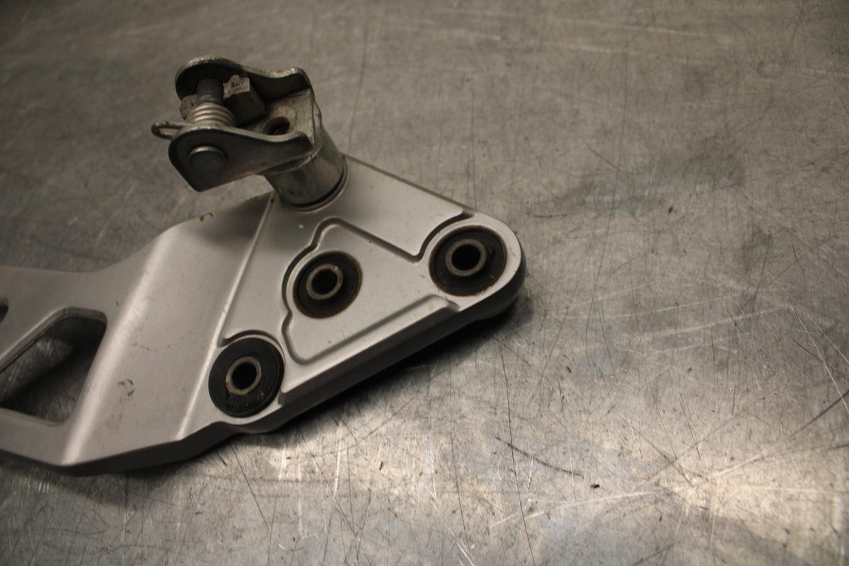 07-12 SUZUKI BANDIT GSF 650 F GSX650F LEFT REARSET REAR SET DRIVER FOOT PEG BB90