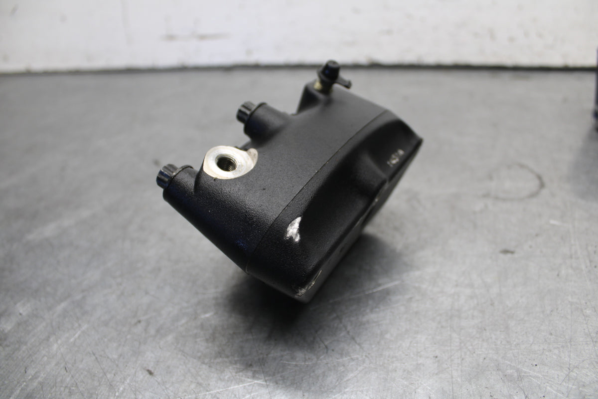 04-16 HARLEY-DAVIDSON SPORTSTER 883 LEFT FRONT BRAKE CALIPER BB680