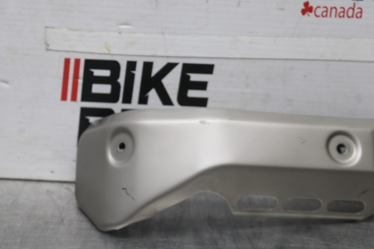 23-24 YAMAHA MT-07 REAR BACK MUFFLER EXHAUST PIPE COVER HEAT SHIELD GUARD BB927