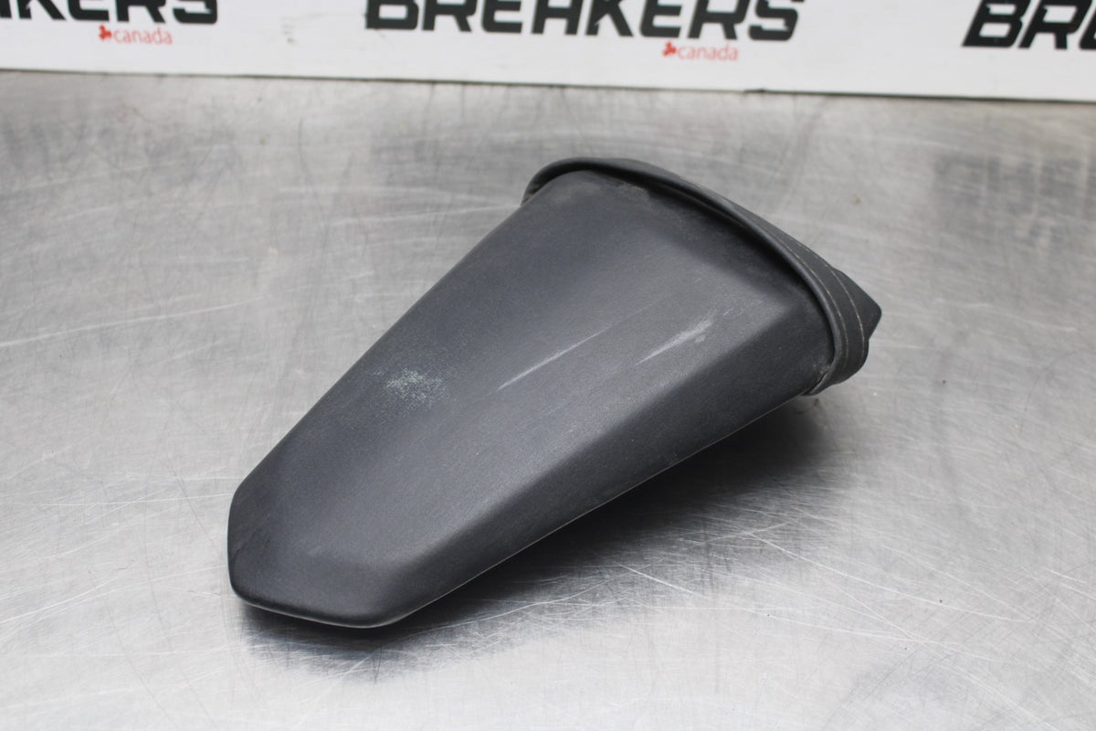 22-25 YAMAHA YZF R7 REAR BACK PASSENGER TANDEM SEAT PAD SADDLE PILLION BB769
