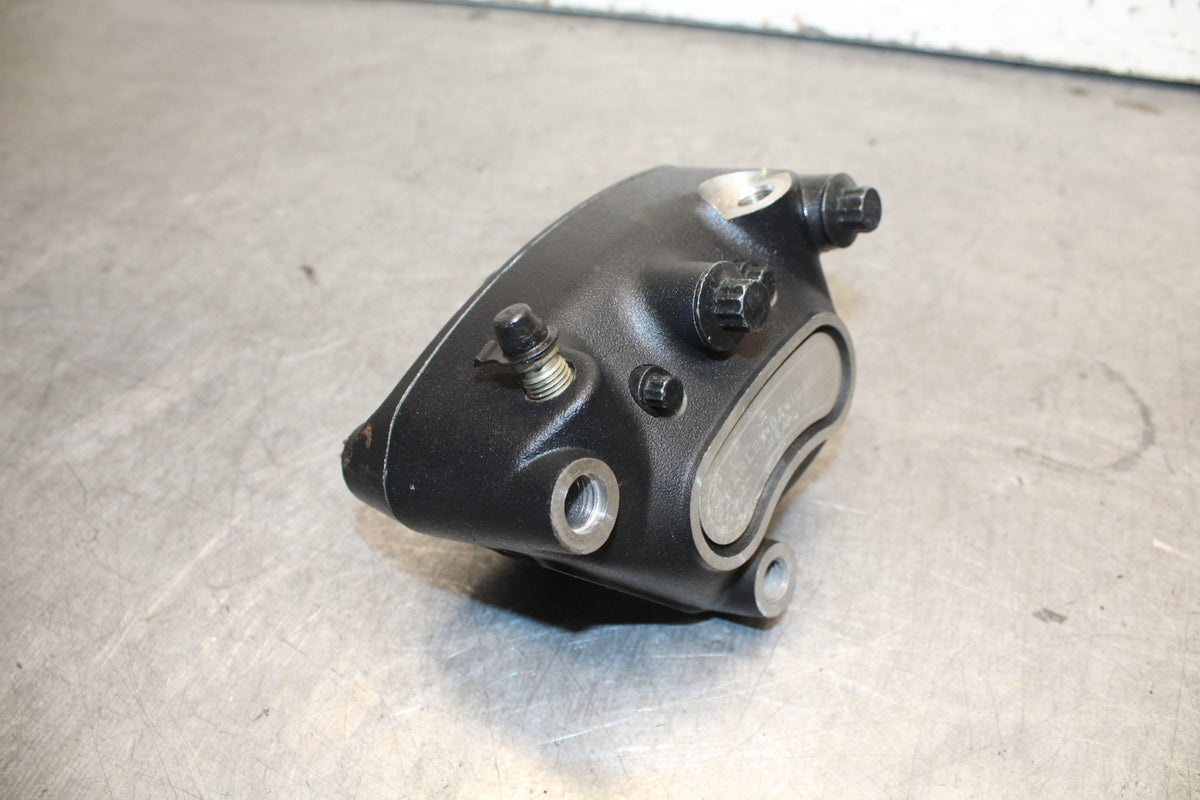 04-16 HARLEY-DAVIDSON SPORTSTER 883 LEFT FRONT BRAKE CALIPER BB680