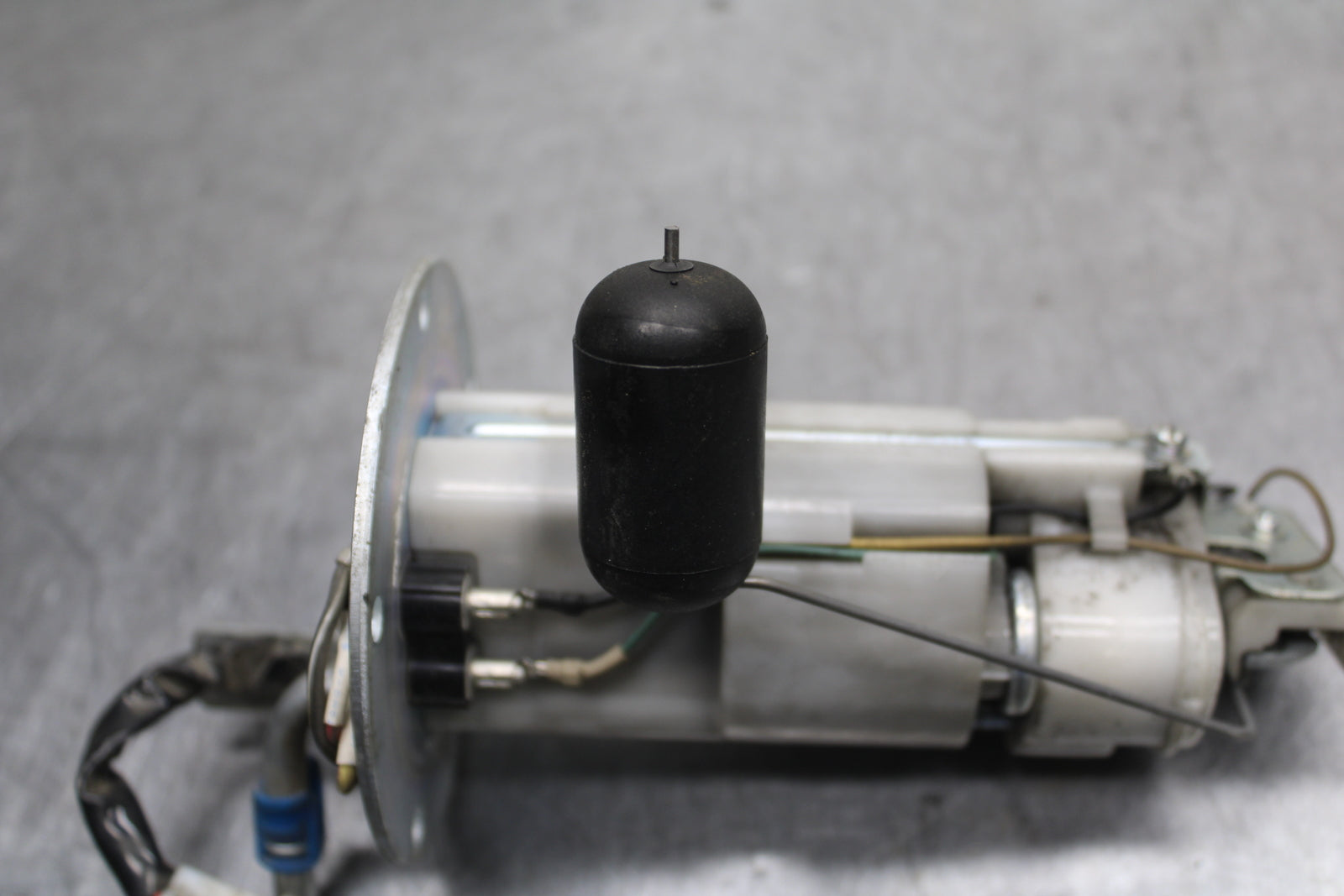 09-11 SUZUKI GSXR1000 FUEL PUMP GAS PETROL SENDER UNIT BB125