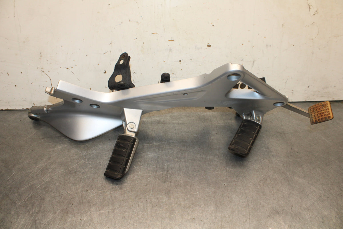 04-12 HONDA ST1300A RIGHT FRONT FOOT REST PEG STEP MOUNT BRACKET BB669