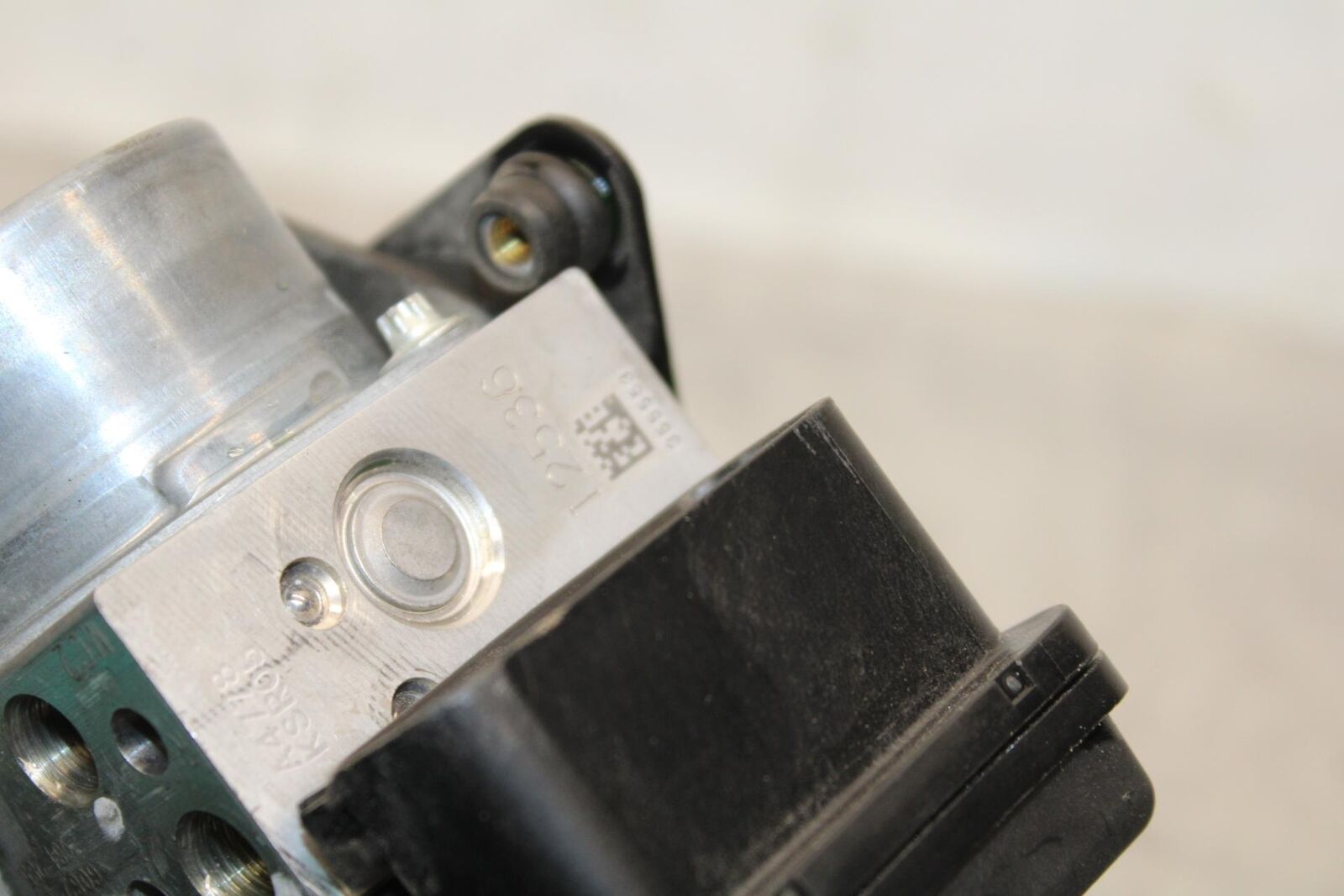 16-20 KAWASAKI ZX10R ABS PUMP UNIT MODULE BB591