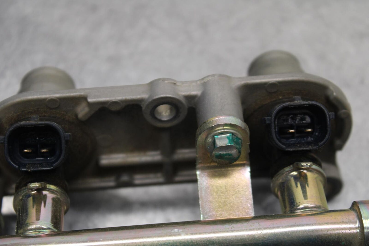 03-04 HONDA CBR600RR MAIN FUEL INJECTORS / THROTTLE BODIES BB628