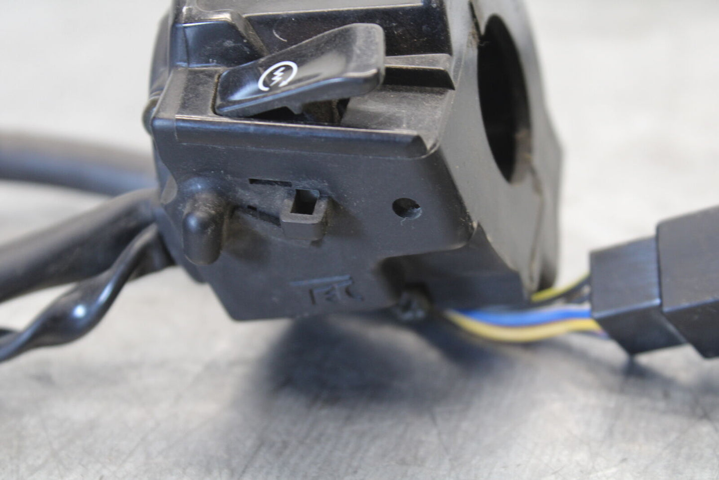 05-06 HONDA CBR600RR RIGHT CLIP ON HANDLE KILL OFF START SWITCH SWITCHES  BB655
