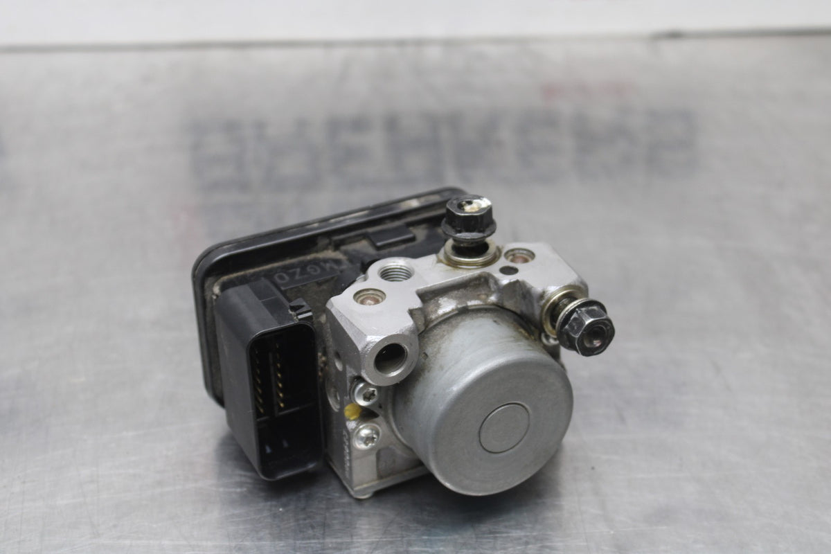13-15 HONDA CBR500R ABS PUMP UNIT MODULE BB834