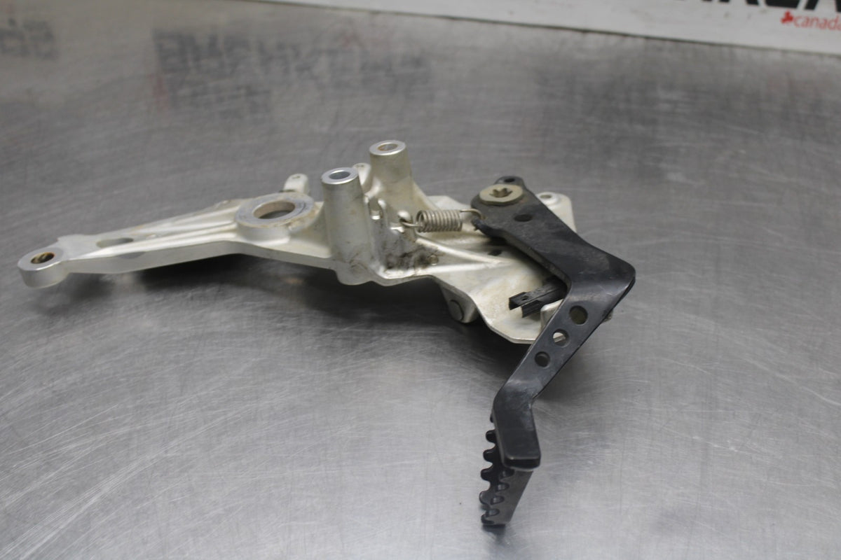 19 BMW F750GS RIGHT REARSET REAR SET DRIVER FOOT PEG REST STOP BB938