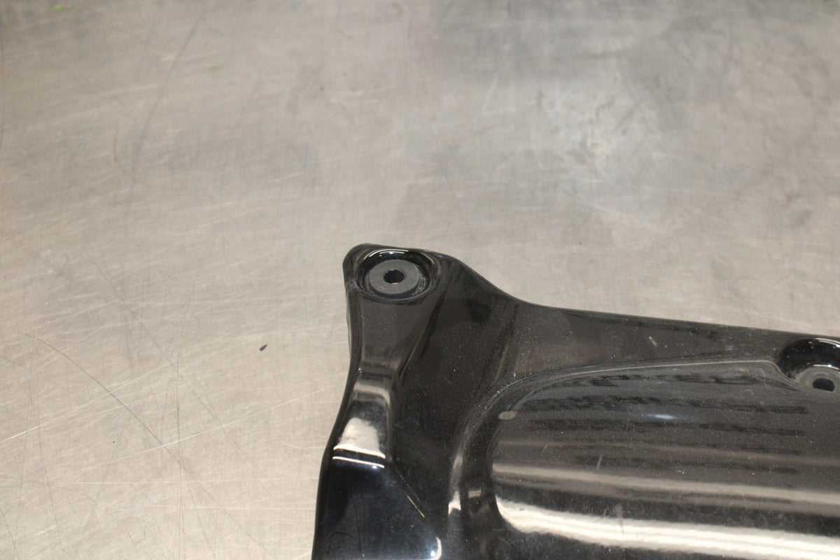 07 SUZUKI BOULEVARD M50 ENGINE SPROCKET SHAFT DRIVE COVER BB897
