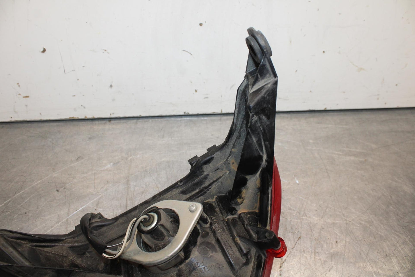 07-12 SUZUKI BANDIT GSF 650 F GSX650F/ REAR TAIL TAILLIGHT BACK BRAKE LIGHT BB90